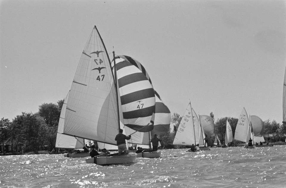 Goudse Zeilweek 1963 , de Valken met ballonzeil voor de wind, Bestanddeelnr 915-2201