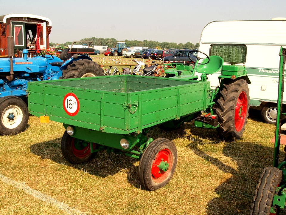 Green Fendt loader tracktor pic1