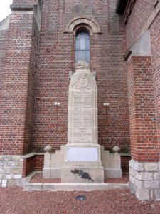 Gouy (Aisne) monument aux morts