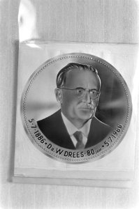 Gouden Herdenkingsdukaat van 80ste verjaardag van dr. W. Drees, uitgebracht door, Bestanddeelnr 919-3191