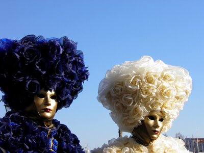 Mask couple disguise
