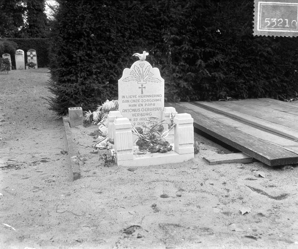 Grafsteen Verburg. Opdracht Volkskunst Amsterdam, Bestanddeelnr 905-3210