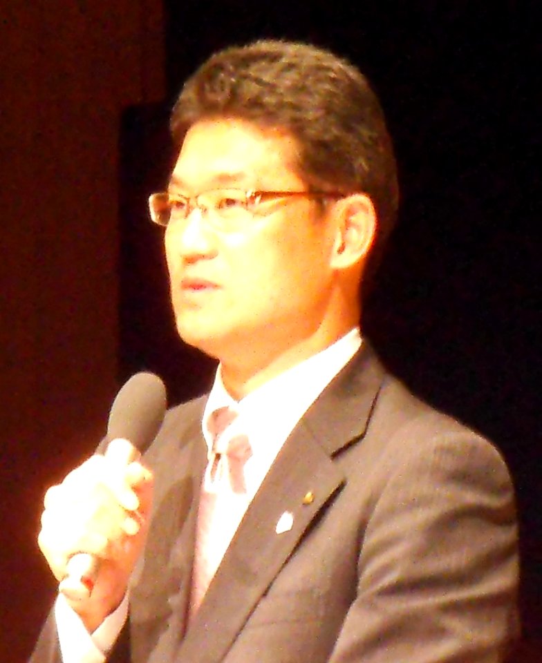 Governor Miyazaki Syunji Kouno. In the case of a symposium of the Kojiki, I photographed it at Meiji university