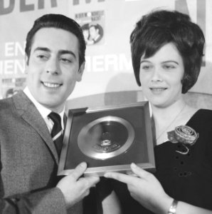 Gouden plaat voor Gert Timmerman en Hermien, In der Mondholle Nacht, Bestanddeelnr 918-7473