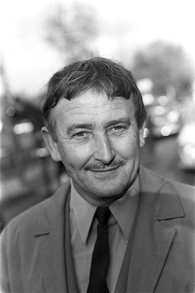 Gouden platen voor medewerkers Ja zuster, Nee zuster, Piet Hendriks (kop), Bestanddeelnr 921-8032