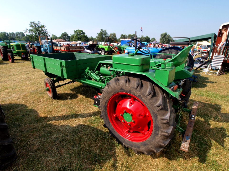 Green Fendt loader tracktor pic2