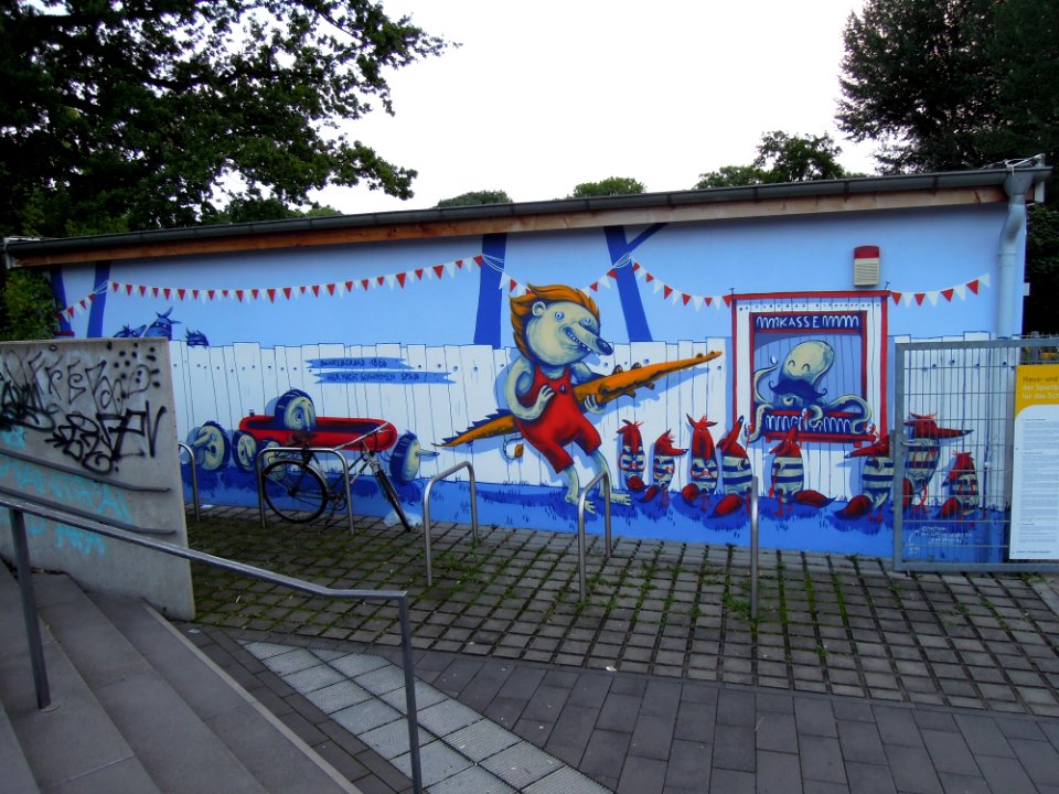 Graffiti am Schreberbad neben dem Elstermühlgraben in Leipzig im August 2017