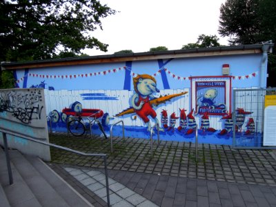 Graffiti am Schreberbad neben dem Elstermühlgraben in Leipzig im August 2017