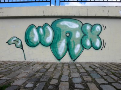 Graffiti à CourbevoieIMG 3381 01