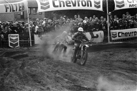 GP des Nations te Sint Anthonis , Moiseev (USSR) met achter hem Roger de Coster, Bestanddeelnr 928-7780