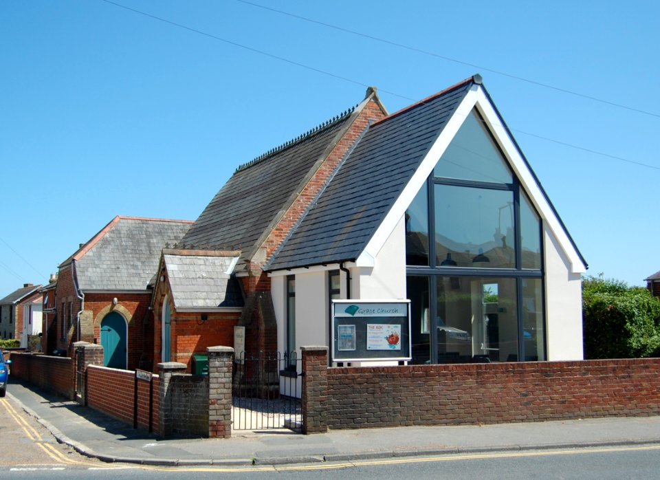 Grace Church IoW, 79 Marlborough Road, Ryde (June 2017) (2)