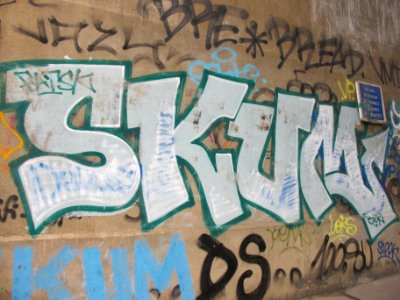 Graffiti à Courbevoie - 3063 02