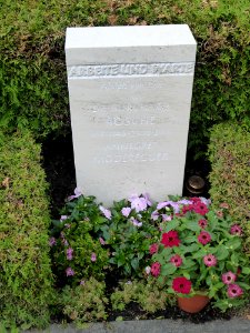 Grab von Burchard Bösche auf dem Stellinger Friedhof