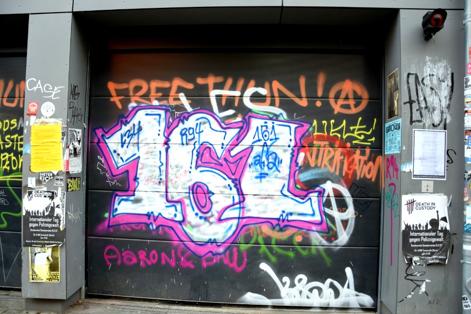 Graffiti "161" (Antifaschistsche Aktion) in Berlin-Friedrichshain