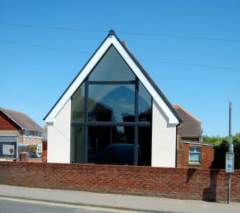 Grace Church IoW, 79 Marlborough Road, Ryde (June 2017) (3)