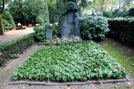 Grabmal Kröncke in Bremen, Riensberger Friedhof
