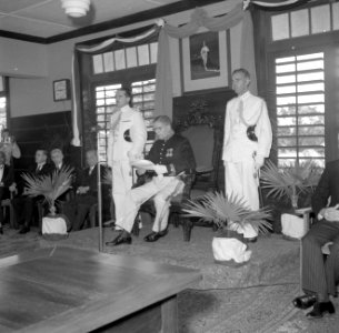 Gouverneur Brons houdt een rede voor de Staten van Suriname in Paramaribo, Bestanddeelnr 252-7047