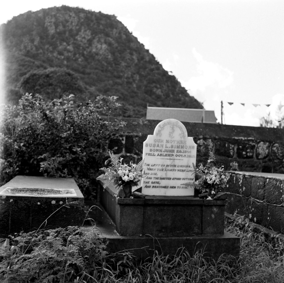 Graf van Susan L. Simmons bij de Anglican Christ Church in The Bottom op Saba, Bestanddeelnr 252-4080