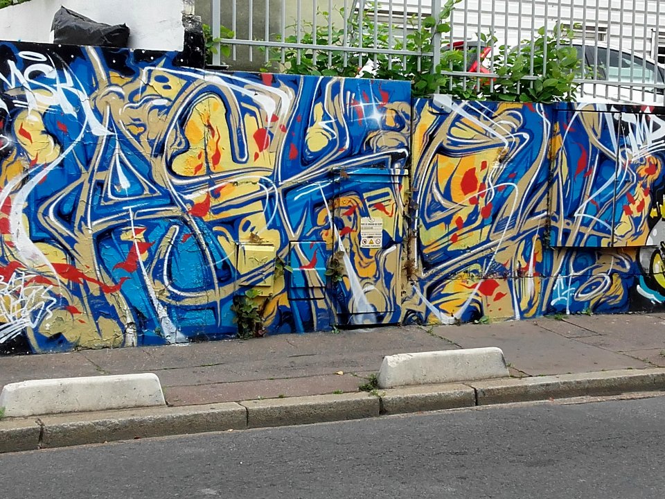 Graffitis à Courbevoie 02