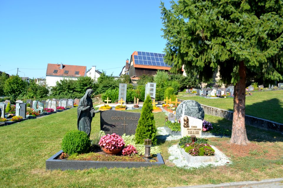 Grävenwiesbach, Friedhof