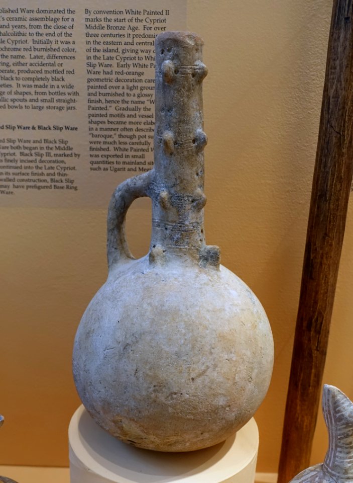 Gourd-shaped vessel, Black Slip Ware, Middle Cypriot - Harvard Semitic Museum - Cambridge, MA - DSC06304