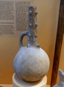 Gourd-shaped vessel, Black Slip Ware, Middle Cypriot - Harvard Semitic Museum - Cambridge, MA - DSC06304