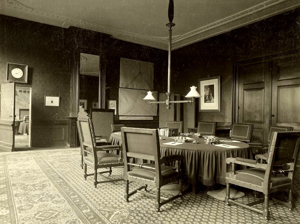 Gouvernementsgebouw aan de Jansstraat, de kamer van Gedeputeerde Staten, Inventarisnummer NL-HlmNHA 1100 KNA006009136