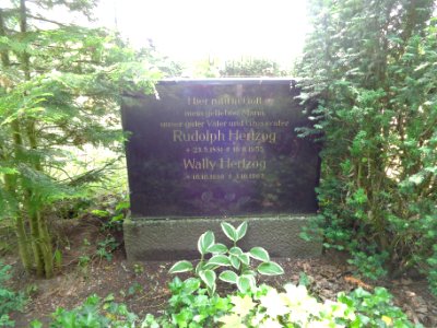 Grab von Rudolph und Wally Hertzog