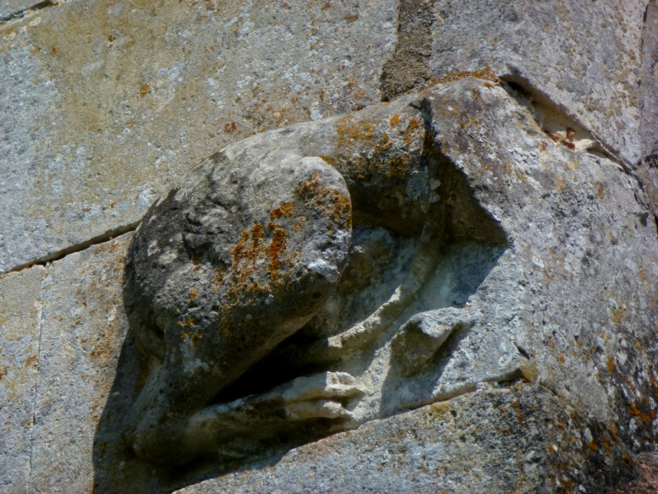 Goupillières (Eure, Fr) église Notre-Dame, sculpture, angle de la tour