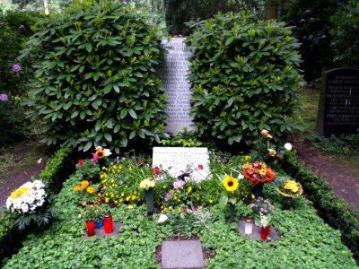 Grab Loki und Helmut Schmidt 2016-05-25