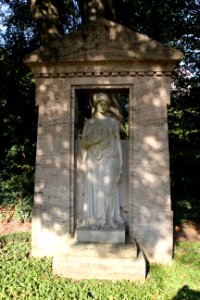 Grabmal v. Harbou-Stein in Bremen, Riensberger Friedhof