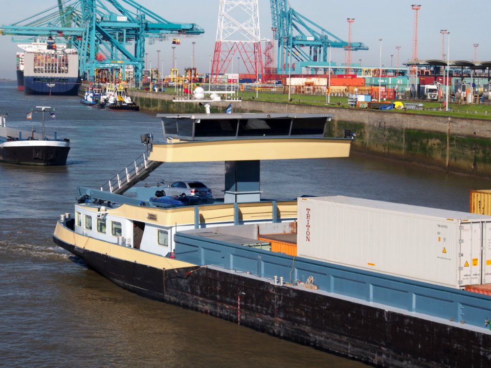 Goudvis (ship, 2010), ENI 06105081, Port of Antwerp pic4