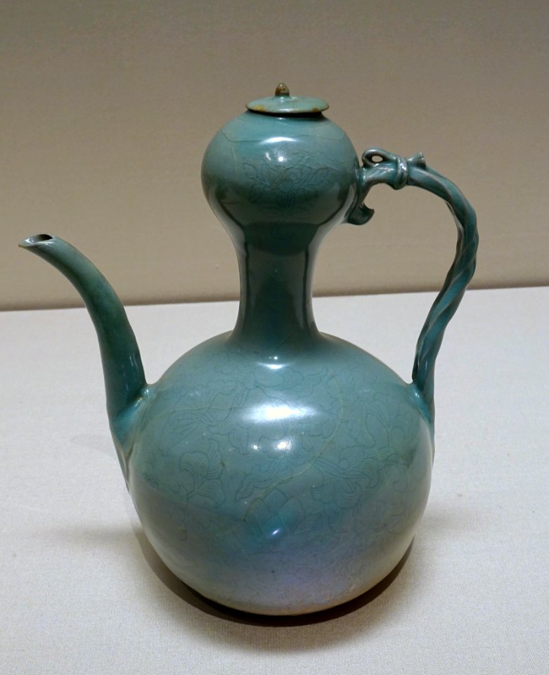 Gourd-shaped ewer with lotus arabesque design, Korea, Goryeo dynasty, 1100s AD, ceramic, celadon glaze - Tokyo National Museum - Tokyo, Japan - DSC08176