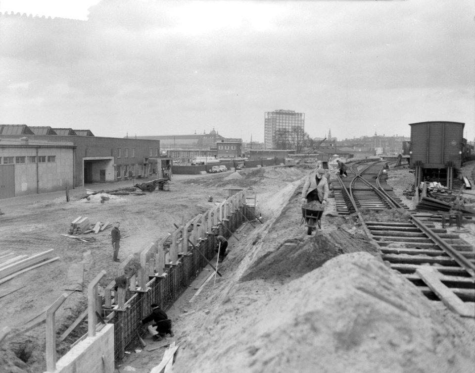 Graanoverslagbedrijf bij de Coenhaven te Amsterdam nadert zijn voltooiing, Bestanddeelnr 912-0684