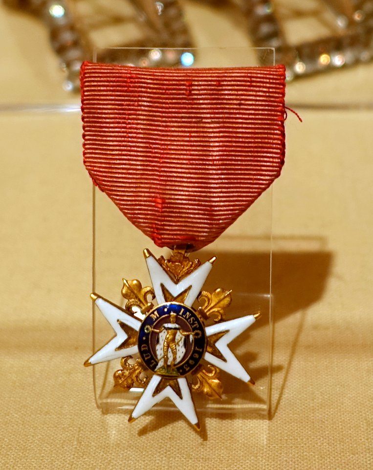 Grand-Croix medal of the Ordre de Saint-Louis, bestowed by Louis XIV upon Marquis Philippe de Rigaud de Vaudreuil (1643-1725), early 1700s, metal alloy, fabric - Château Ramezay - Montreal, Canada - DSC07482