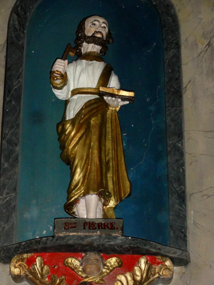 Gouttières (Puy-de-Dôme) église, statue Saint Pierre