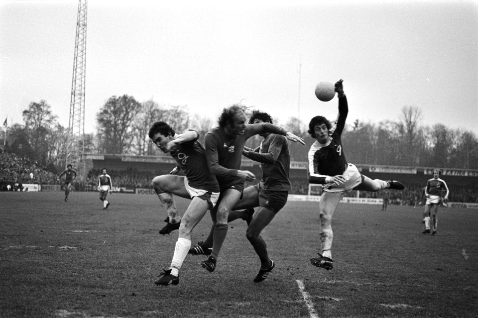 Graafschap tegen Ajax 0-0 vlnr Koenders, Geels, Van London, Bestanddeelnr 928-9706