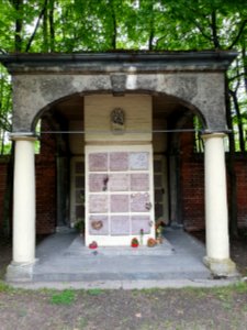Gräber Ostfriedhof München 16