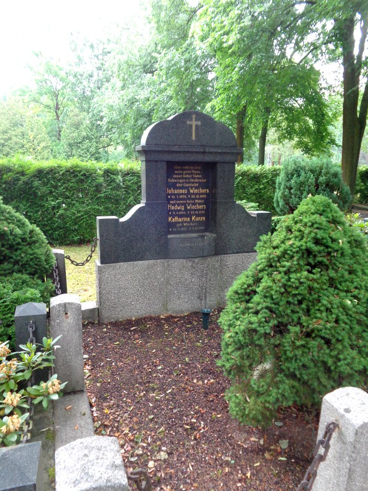 Grab Johannes Wiechers und Familie