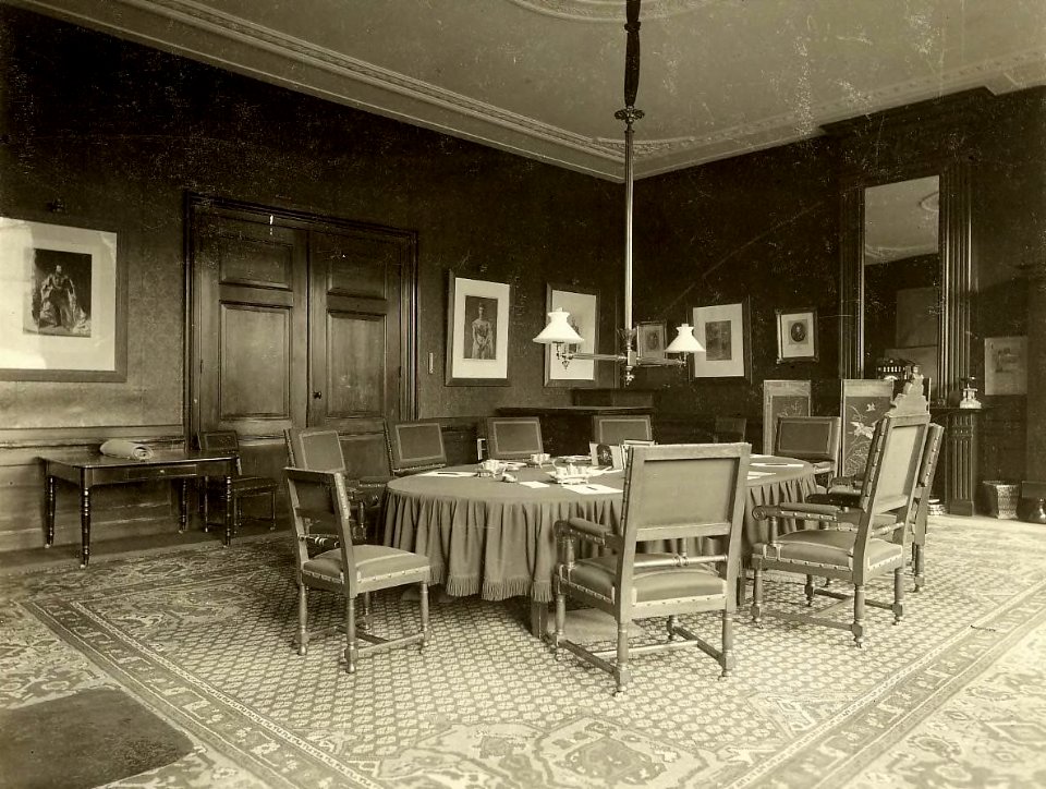 Gouvernementsgebouw aan de Jansstraat, de kamer van Gedeputeerde Staten, Inventarisnummer NL-HlmNHA 1100 KNA006009135