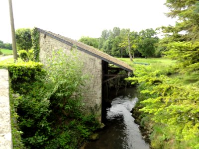Grandchamp (Sarthe) lavoir sur la Bienne