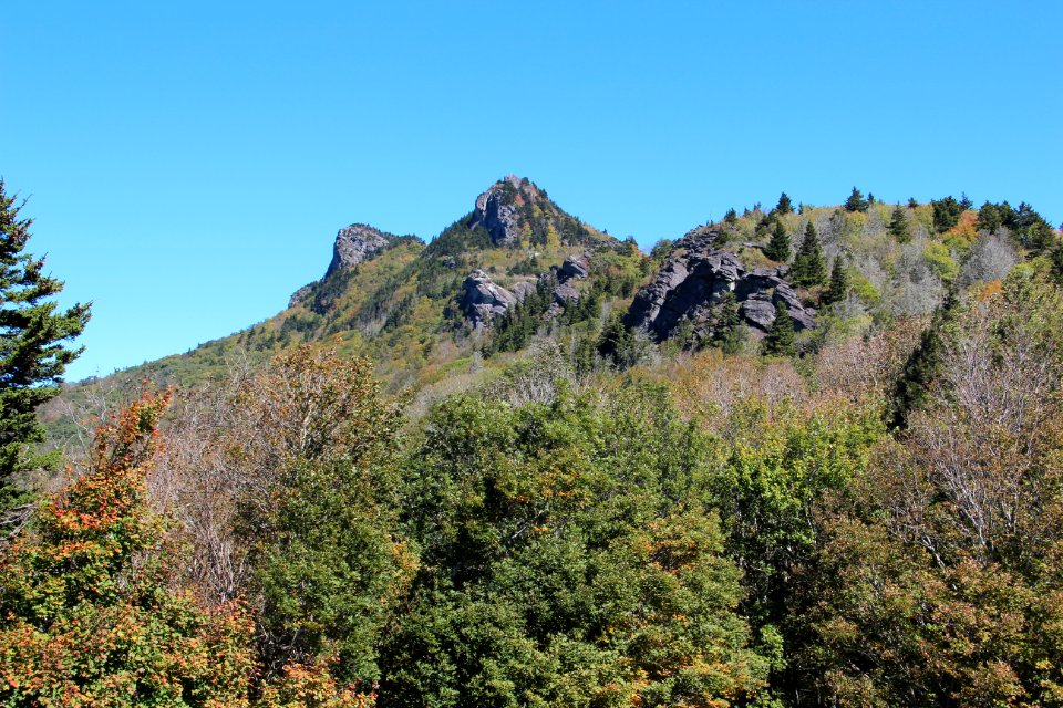 Grandfather Mountain peaks from Half Moon Overlook, Oct 2016
