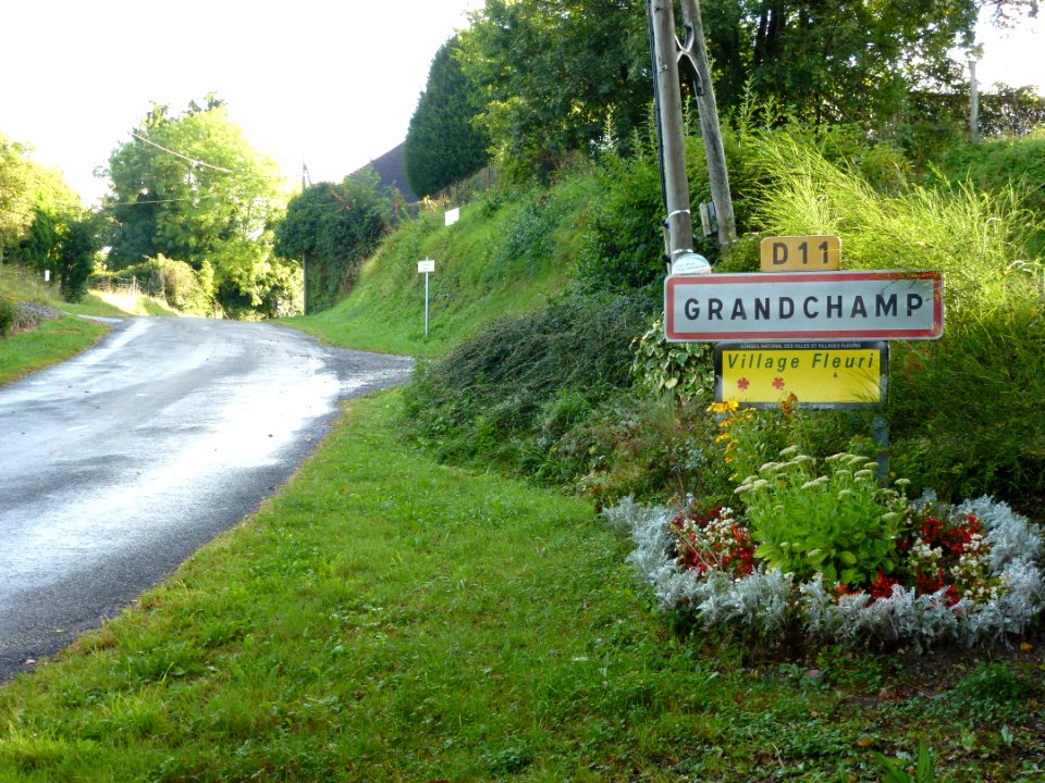 Grandchamp (Ardennes) city limit sign