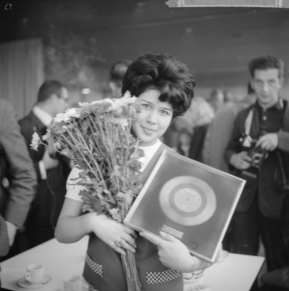 Gouden plaat voor Anneke Grönloh, Bestanddeelnr 914-5587
