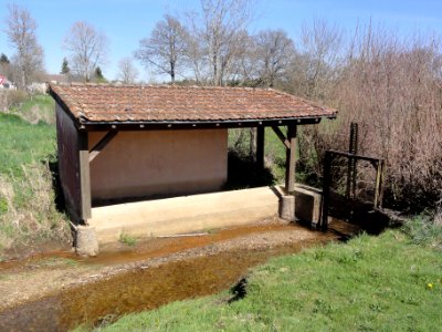 Gouttières (Puy-de-Dôme) lavoir