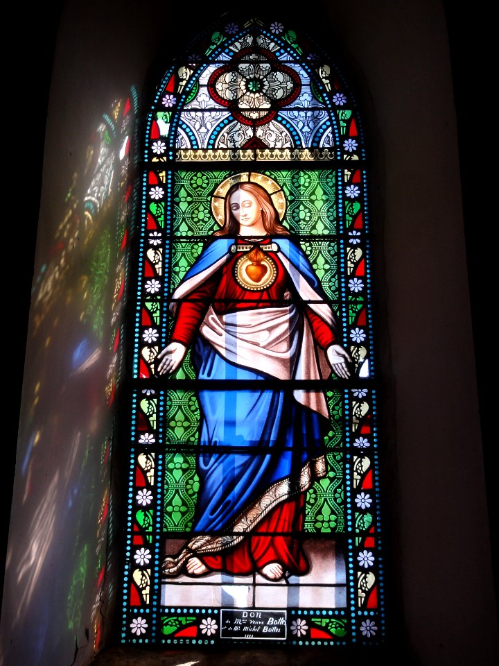 Gouttières (Puy-de-Dôme) église, vitrail 03