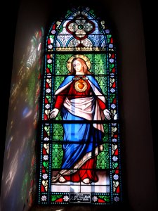 Gouttières (Puy-de-Dôme) église, vitrail 03