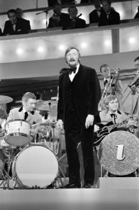 Grand Gala du Disque in RAI Amsterdam. James Last Band, Bestanddeelnr 923-3019