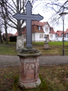 Grabkreuz in Kleinbartloff 2