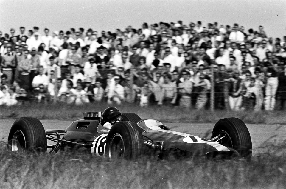 Grand Prix van Nederland, het rennersveld Jim Clark in zijn Lotus in actie, Bestanddeelnr 916-4688